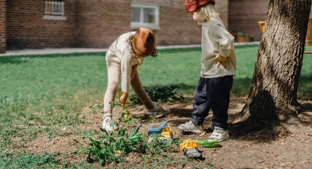 Unschooling – Why Parents are Choosing it and How You Can do it, too!