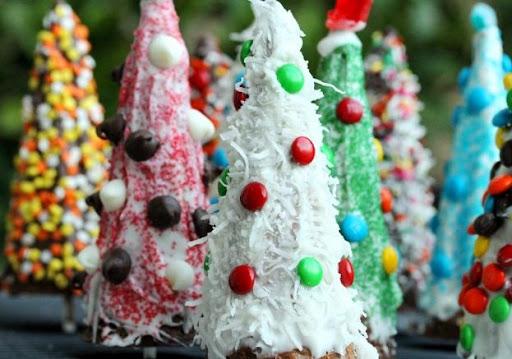 Three Kid Friendly Edible Holiday Crafts