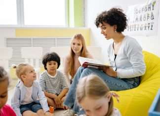 4 Careers for Moms Who Love Nurturing and Family Life