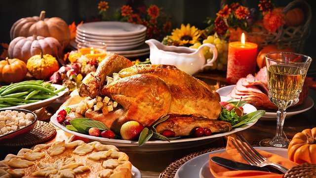 Carve the Turkey, Not Your Hand: Orthopaedic Experts Share Simple Steps to Keep Your Holiday Injury-Free Carve the Turkey, Not Your Hand: Orthopaedic Experts Share Simple Steps to Keep Your Holiday Injury-Free
