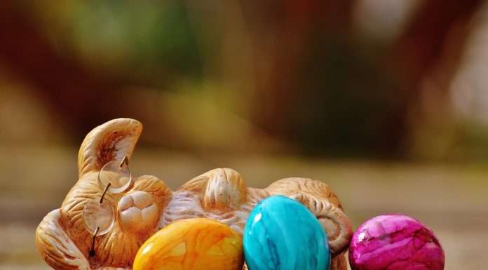 Natural Easter Egg Dyes: Food Safety Expert Explains What You Need to Know Before Coloring Eggs