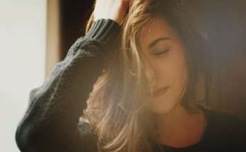 8 Signs You Should See a Dermatologist About Hair Loss