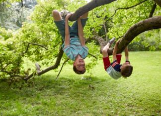 Forbidden Friends Become Former Friends After Moms Voice Disapproval