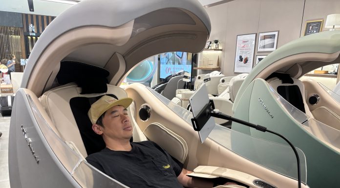 A Moment of Real Rest for Busy Parents: uDream.AI Well‑Being Massage Chair