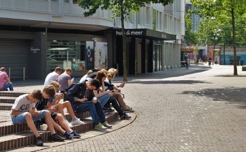 Rethinking How We Introduce Children to Social Media